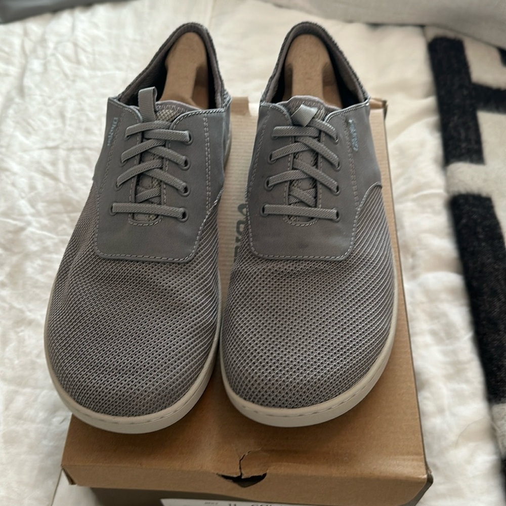 NWT Olukai Nohea Moku Sneakers Size 11